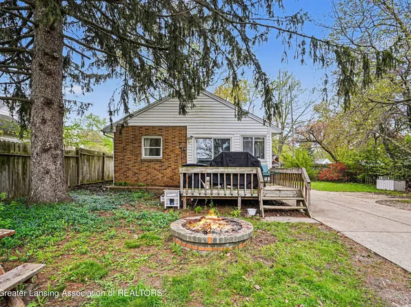 211 W Berry Ave, Lansing, MI 48910