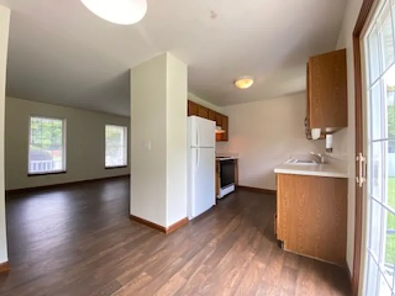 819 Colonial Manor Dr — Photo 8