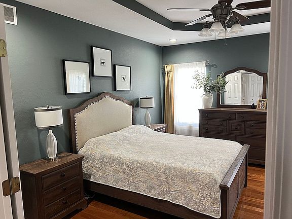 5th image of 104 Crystal Gate Ln