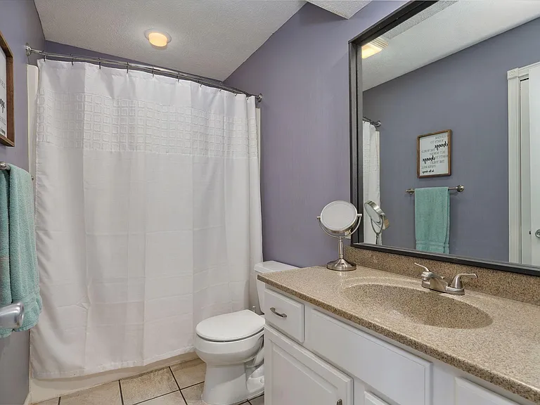 404 E Valley View Rd — Photo 27