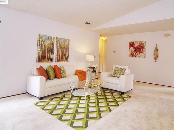 3rd image of 872 Cherry Glen Cir