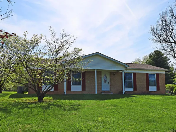 216 Sandpiper Ln, Shepherdstown, WV 25443
