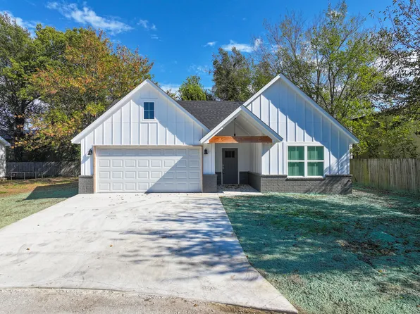 100 Zachary Dr, Grove, OK 74344