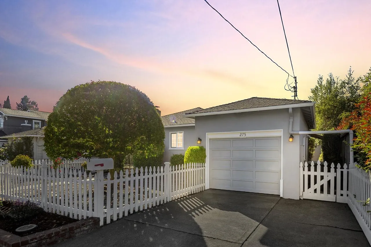 275 Edgehill Dr — Photo 4