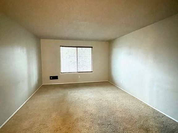 4th image of 24 SE McKinley Ave #28