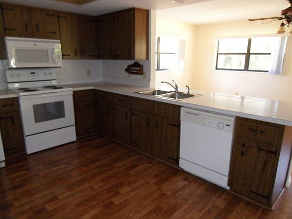5th image of 824 N Pompeo Ave
