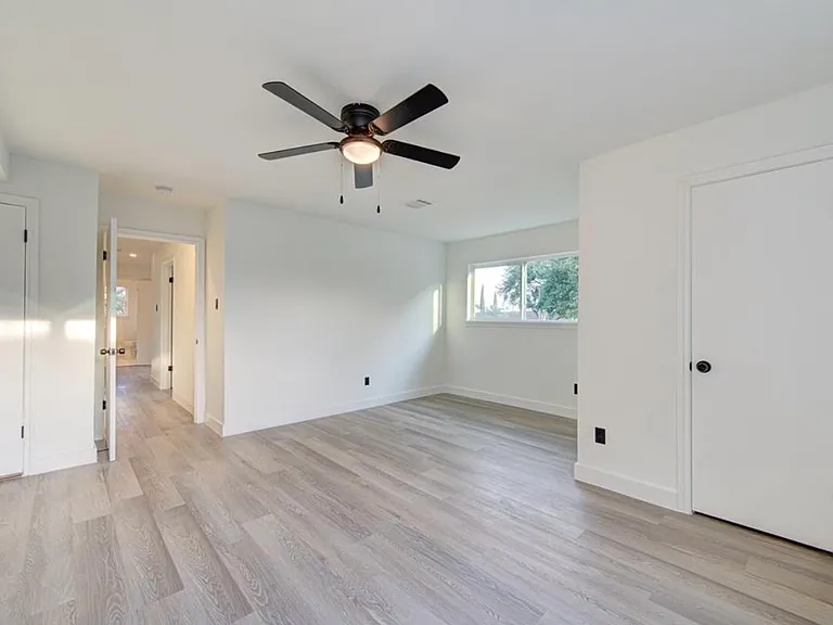 11010 Wickersham Ln — Photo 27