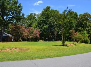 639 Hiawatha Pl, Burlington, NC 27217