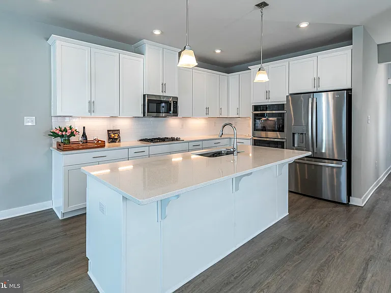 2410 Lenox Dr — Photo 6