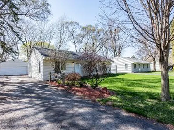 38072 N Wilson Ave, Beach Park, IL 60087