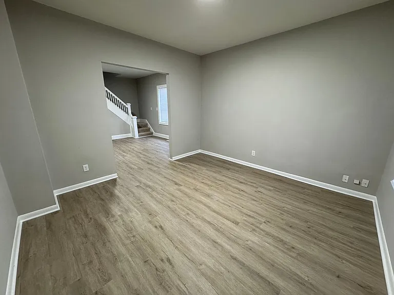 1132 N Oxford St — Photo 2