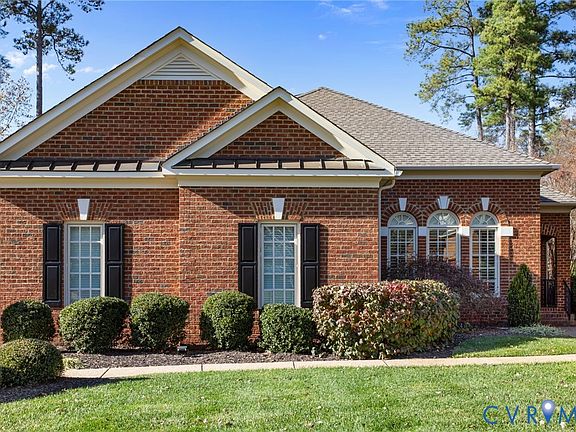 2nd image of 563 Hill Grove Rd