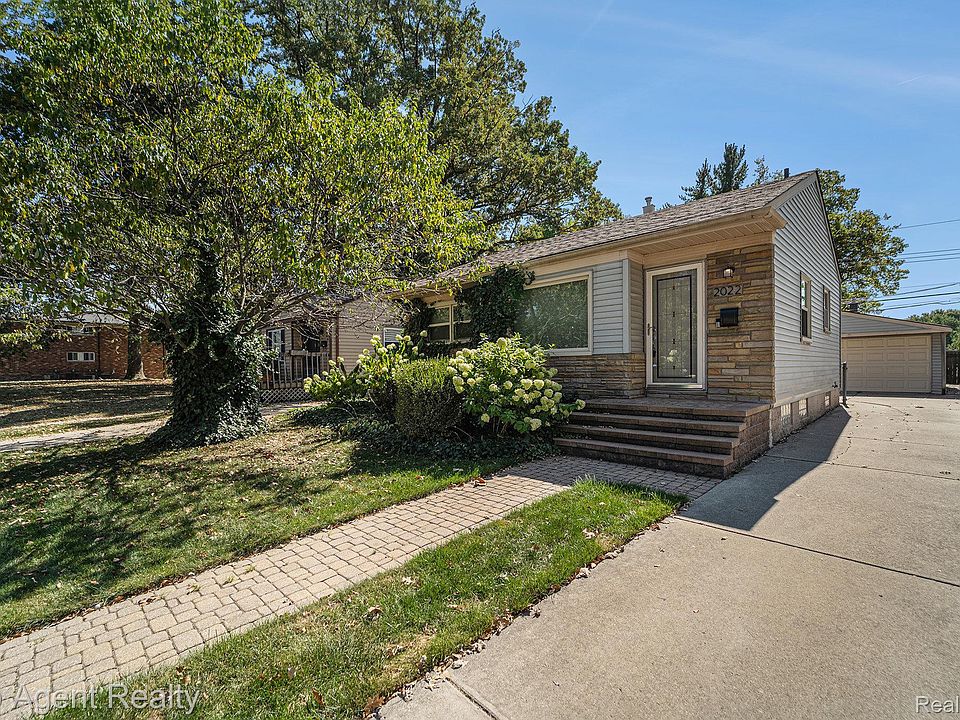 1st image of 2022 Guthrie Ave