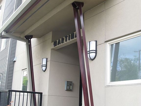 5th image of 2243 Franklin Ave E APT 301
