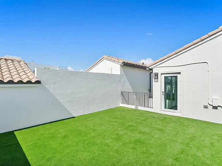 57 Isle Of Venice Dr #57 — Photo 52