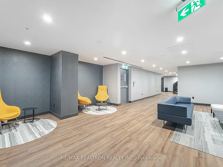 2525 Bathurst St #202 — Photo 19