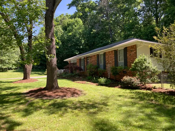 13 Waters Rd, Asheville, NC 28805
