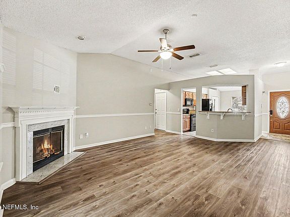 4th image of 4156 DAVIE Court
