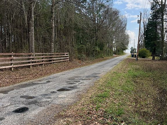 3rd image of 33 Nelson Rd