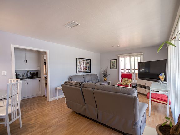 3rd image of 5124-26 Ewing St