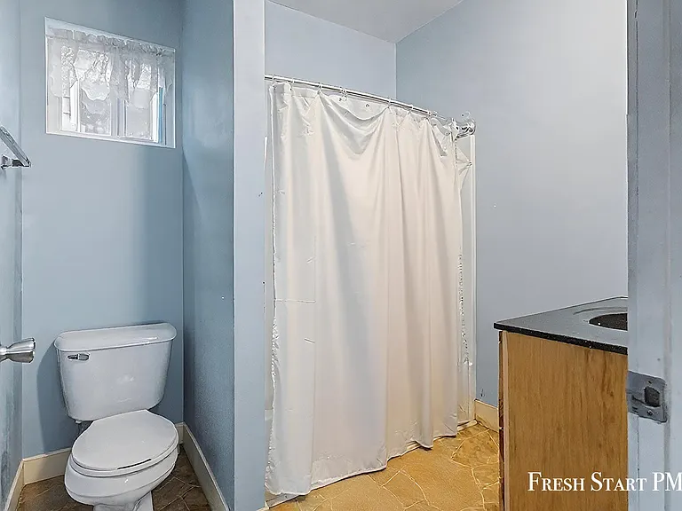1113 Alpine Ave NW — Photo 30