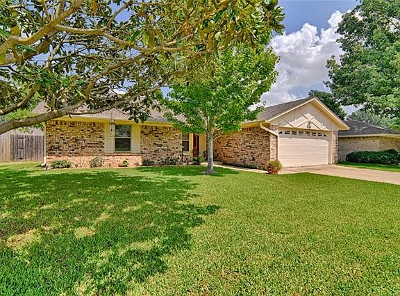 2nd image of 1325 Fieldstone Dr