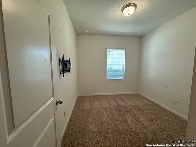 8607 Rock Mdw — Photo 7