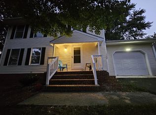 1059 Barrens Village Ln, Roanoke, VA 24019