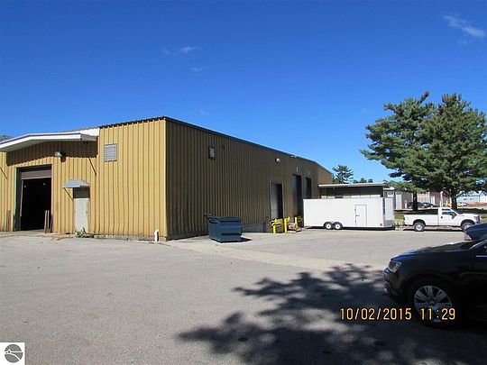 1st image of 210 W Park Dr