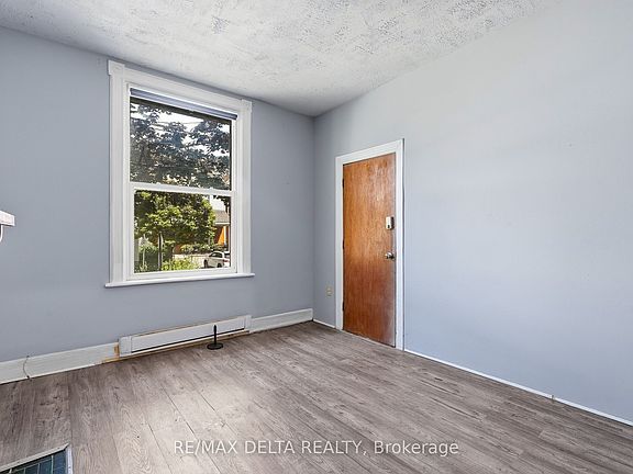 5th image of 516 Bay St #2