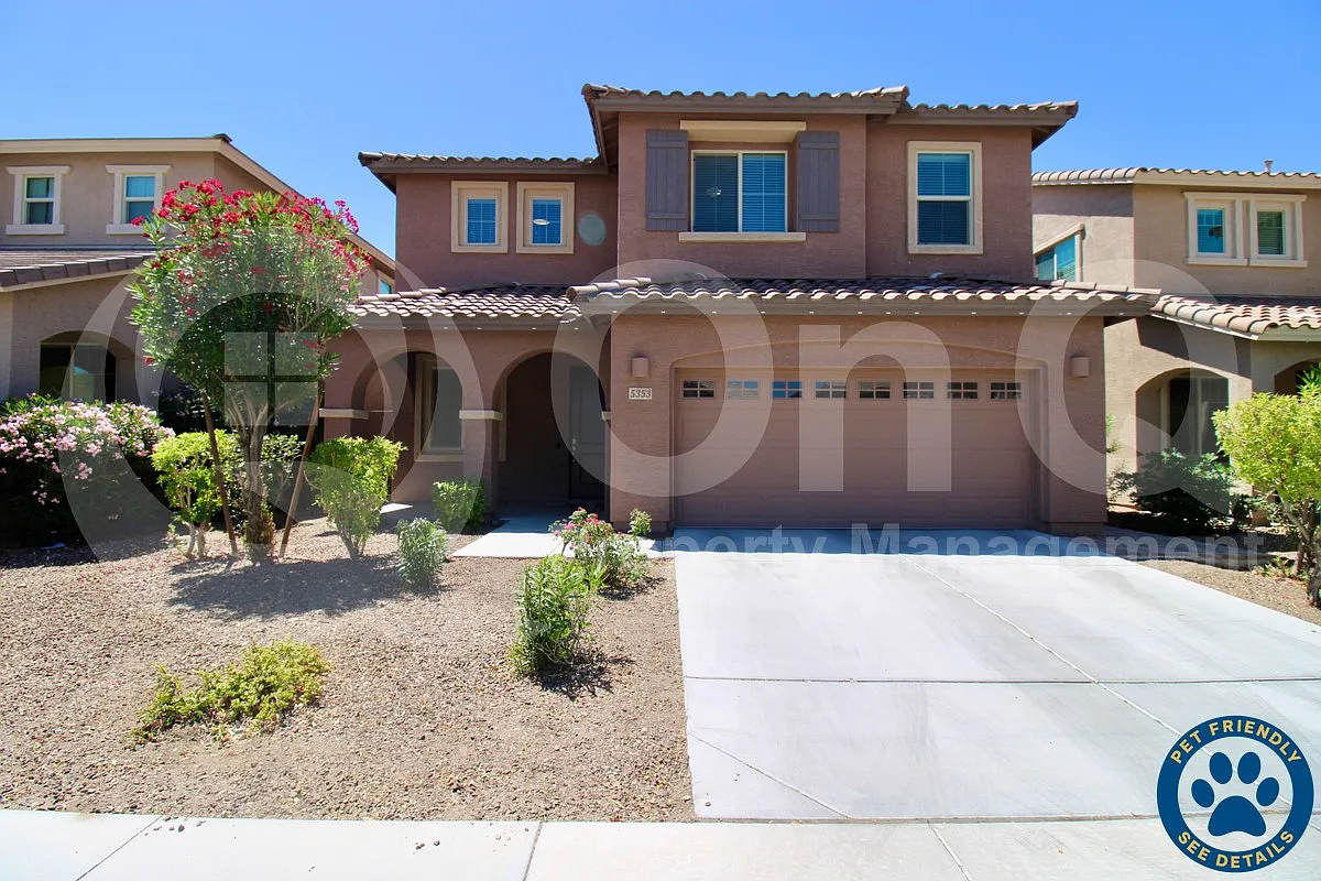 5 bed, 3.0 bath, 2572 sqft, $2,850 — Photo 1