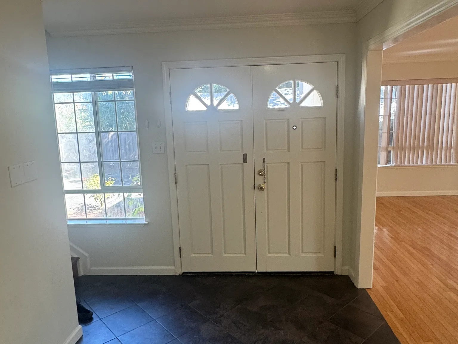 3 bed, 2.5 bath, 2500 sqft, $5,650 — Photo 3