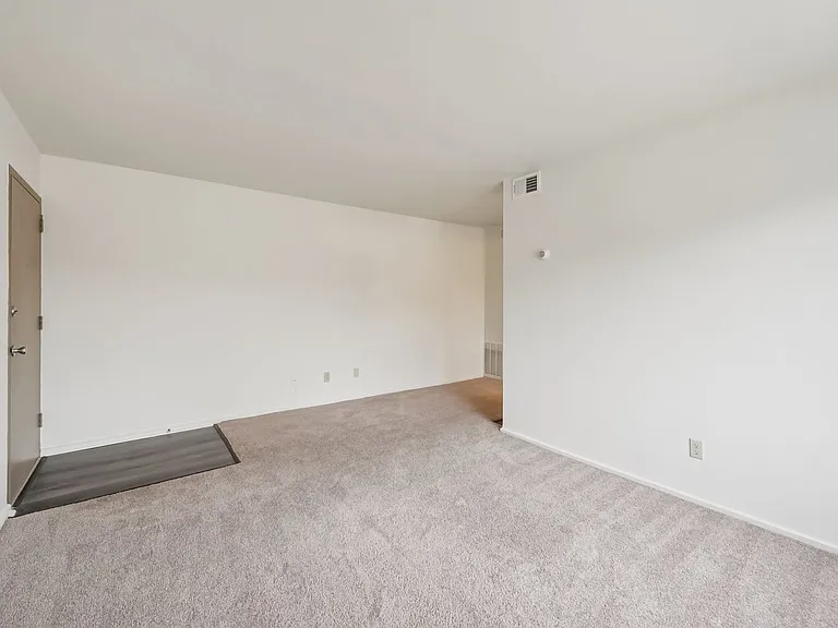 Clifton Woods Apartments — Photo 51