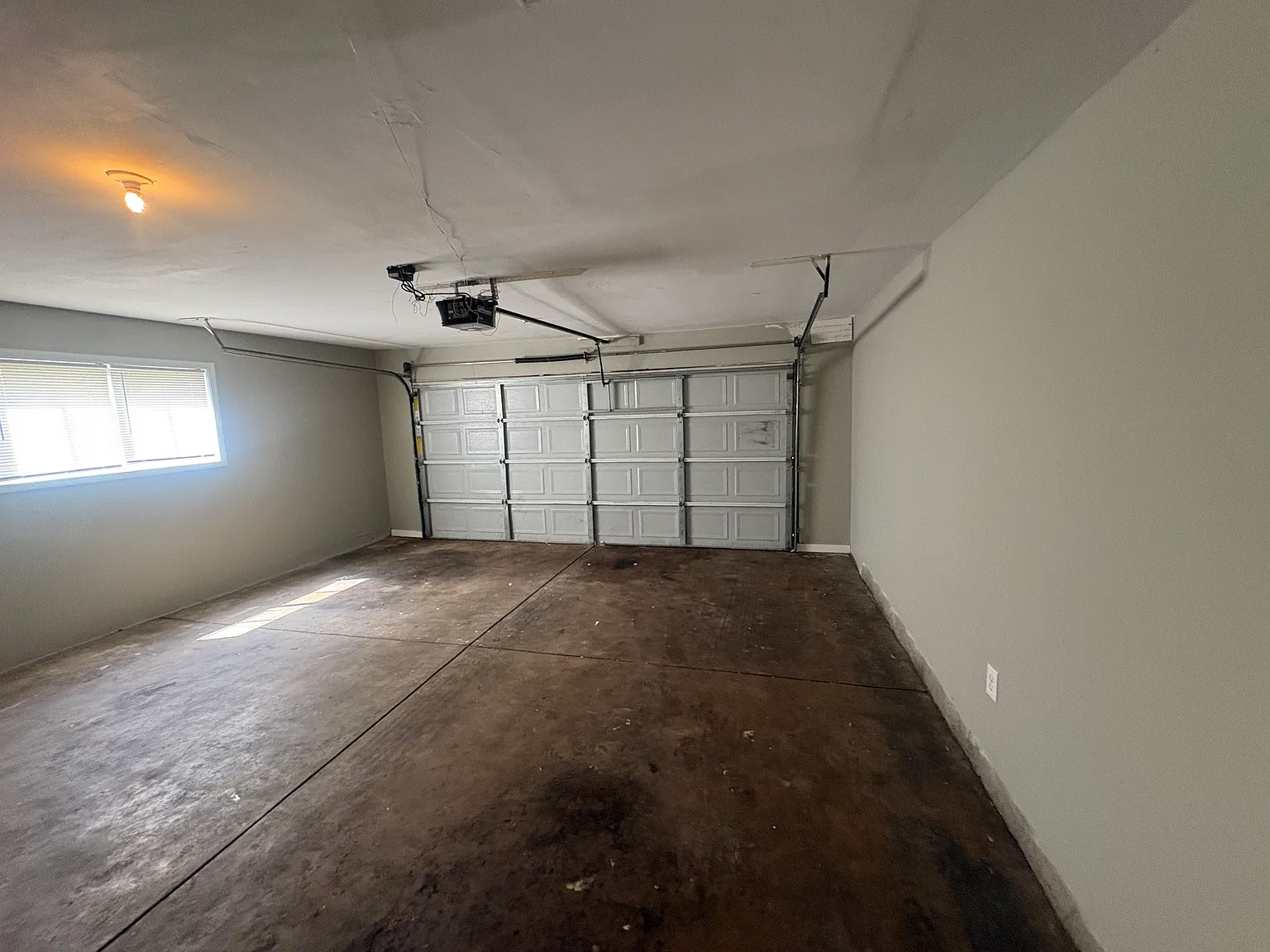Gorgeous 3-Bed, 2-Bath Home with Garage — Photo 3