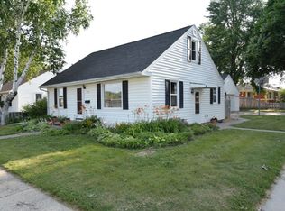 1907 N Locust St, Appleton, WI 54914
