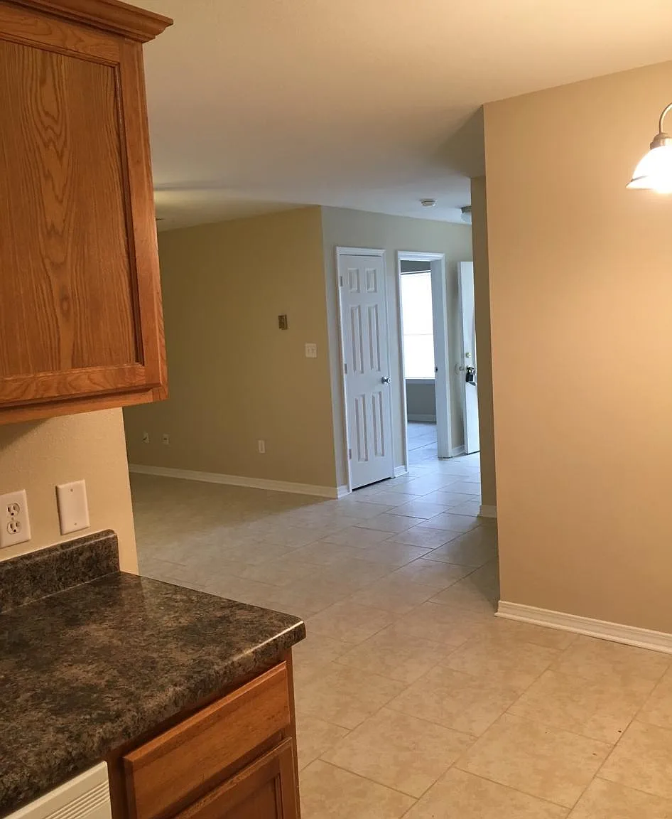 3 bed, 1180 sqft, $1,600 — Photo 3