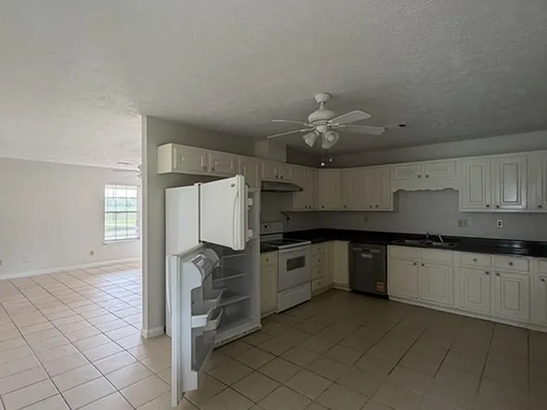 10556 Highway 363 — Photo 3