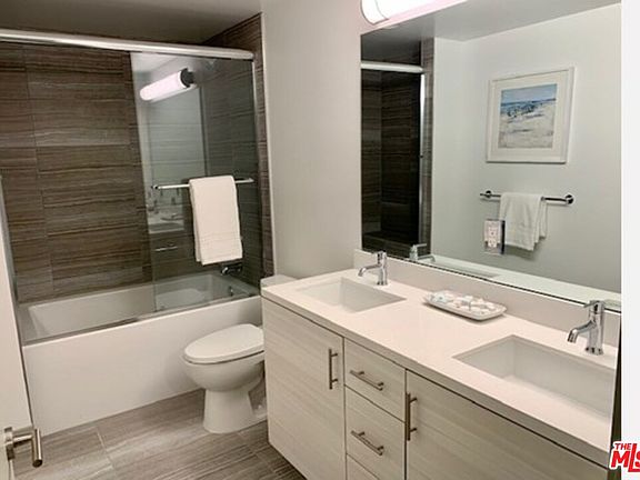 4th image of 4027 Grand View Blvd #21
