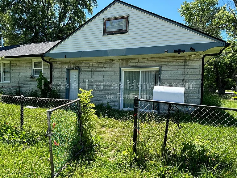 1739 Kildare Ave — Photo 2