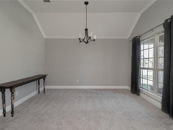 3rd image of 10725 Parnell Dr