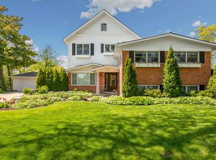 2740 Lincoln Ln, Wilmette, IL 60091