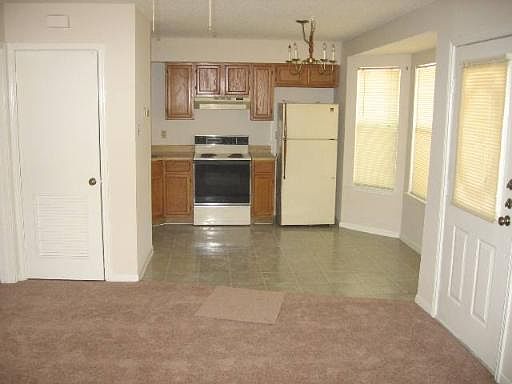3rd image of 4110 Cape Cod APT 1