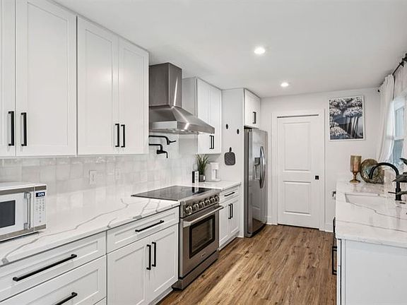 2nd image of 2432 Kelly Lake Dr