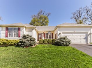 492 Oakhurst Ln, Carpentersville, IL 60110