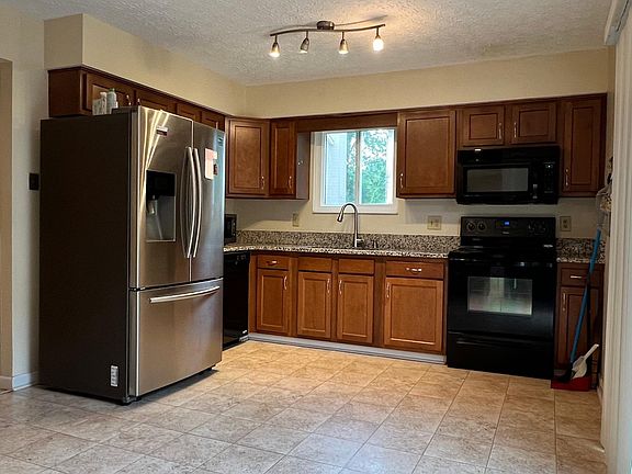 5th image of 3330 Gladesend Ct