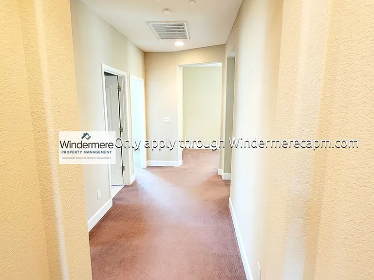 1563 Parkside Way — Photo 13