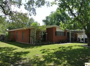 513 Wilson St, Edna, TX 77957