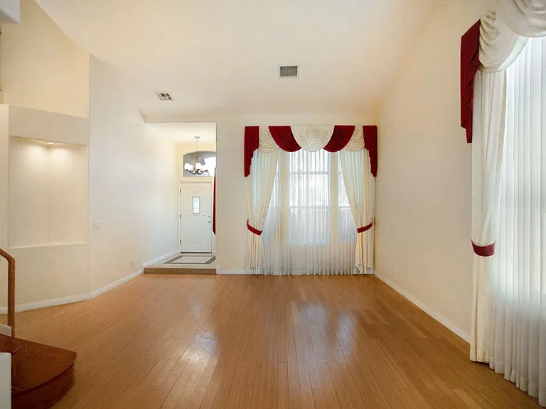 2120 Waterbury Ln — Photo 10