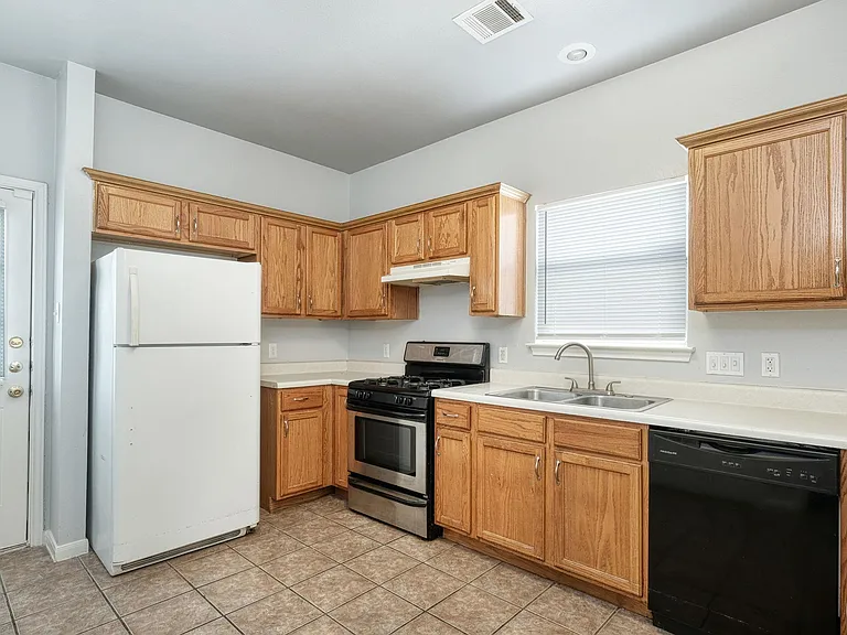 2802 Southampton Way #A — Photo 4