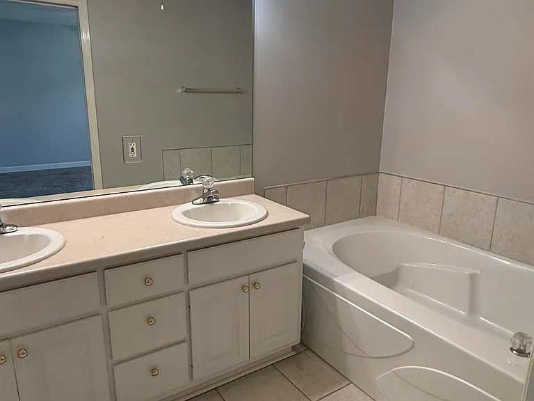 5308 Frankford Dr SE — Photo 9